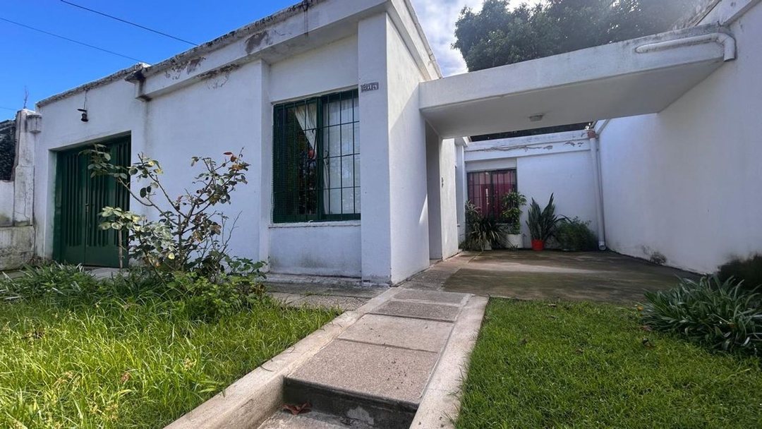 VENTA CASA EN OPORTUNIDAD PARA RECICLAR