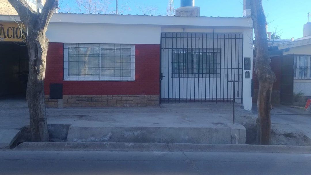 VENDO CASA EN GODOY CRUZ