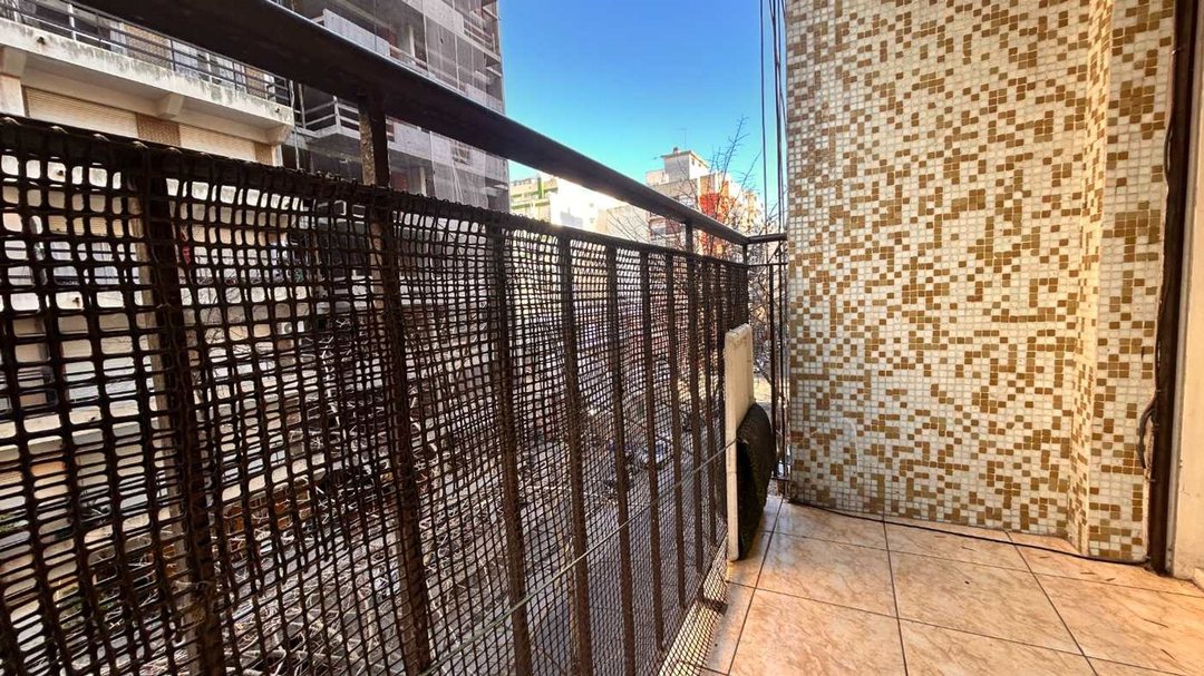VENTA DEPARTAMENTO 2 AMBIENTES FRENTE CON BALCON