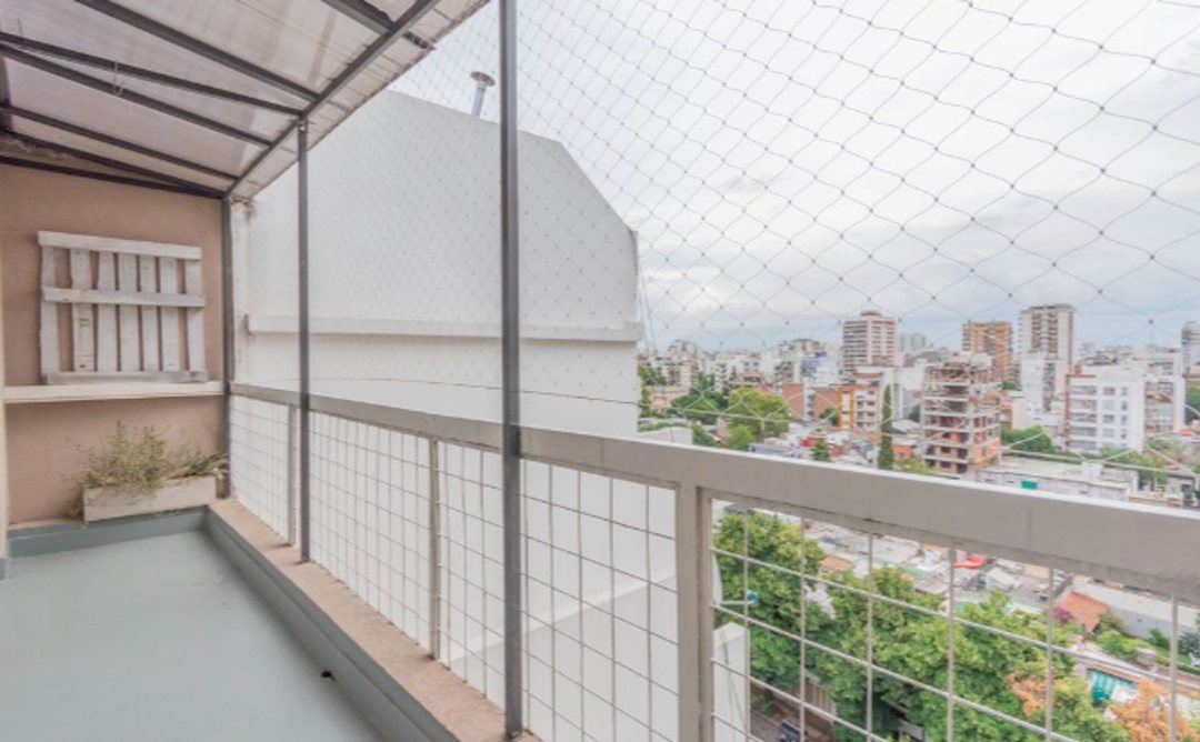 VENTA 2 AMB 1/2. C/BALCÓN TIPO DÚPLEX. FLORES