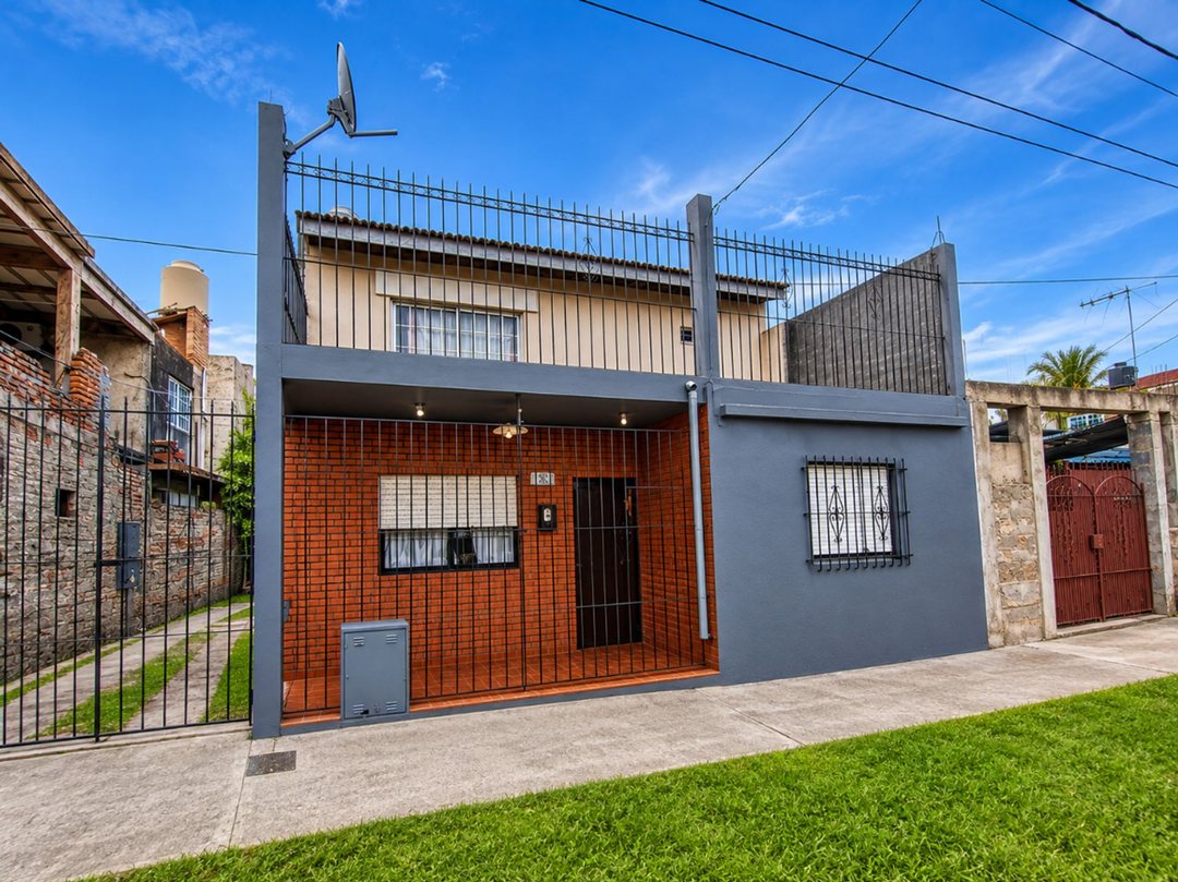 VENTA CASA 6 AMBIENTES  RAFAEL CASTILLO FINANCIA