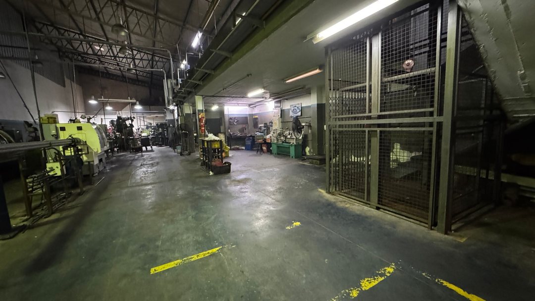 DEPÓSITO GALPÓN 5 AMBIENTES SOBREPISO