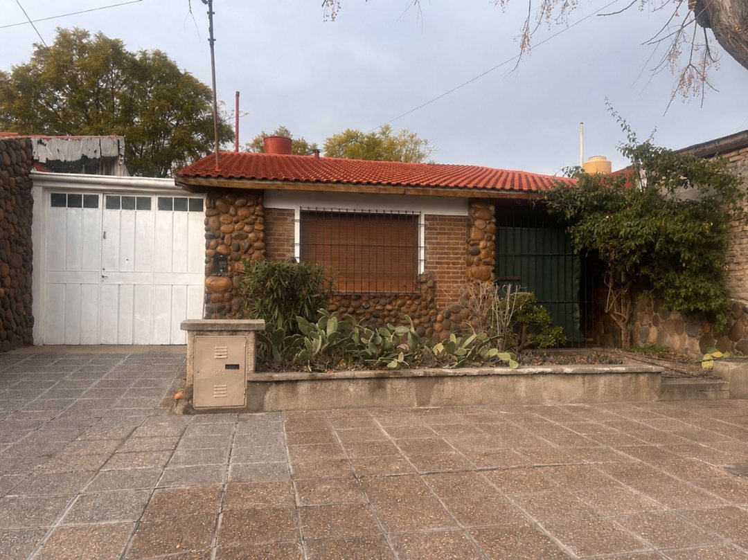 Venta casa 3 dormitorios B° San Ignacio Godoy Cruz