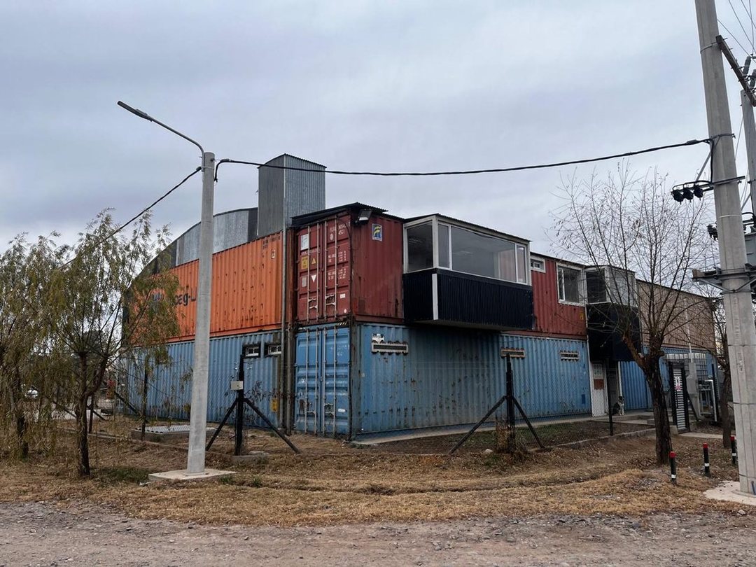 VENTA GALPÓN COMERCIAL CON OFICINAS RIO NEGRO