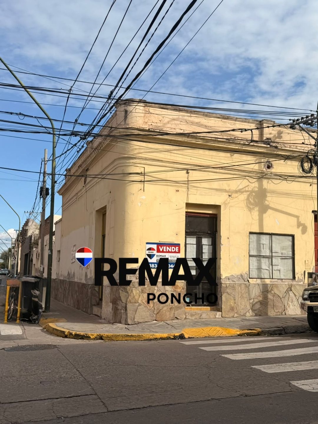 Esquina estratégica en Ayacucho y San Martín