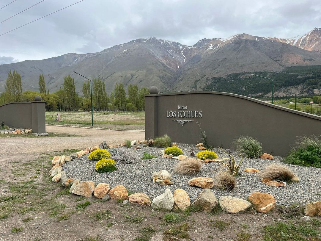 LOTE DE 704,15M2-BARRIO LOS COIHUES