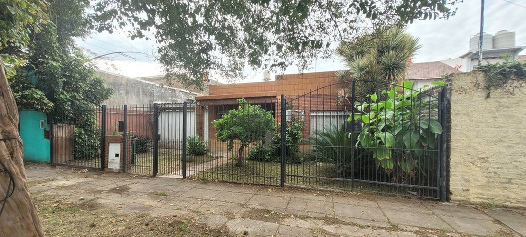 Venta casa Martín Coronado 3 amb Apto credito