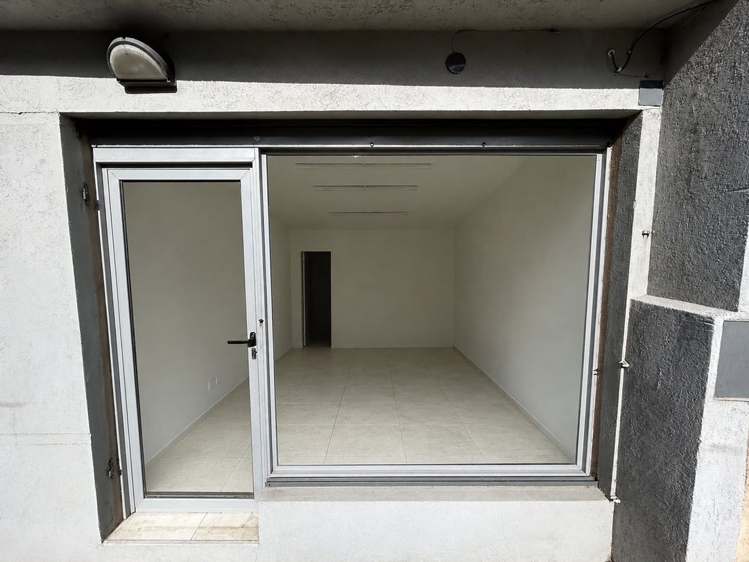 OPORTUNIDAD LOCAL COMERCIAL BARRIO PUEYRREDON