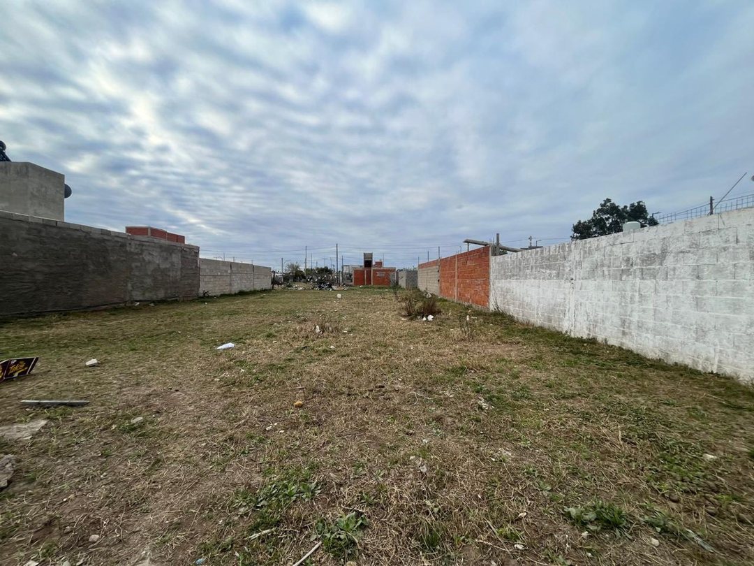 Venta lote 200 m2 Vicor B