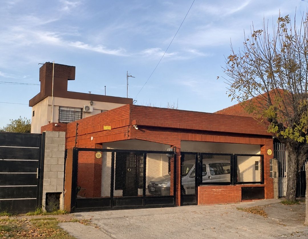 CASA MULTIFAMILIAR CON GRAN POTENCIAL (3 UNIDADES)