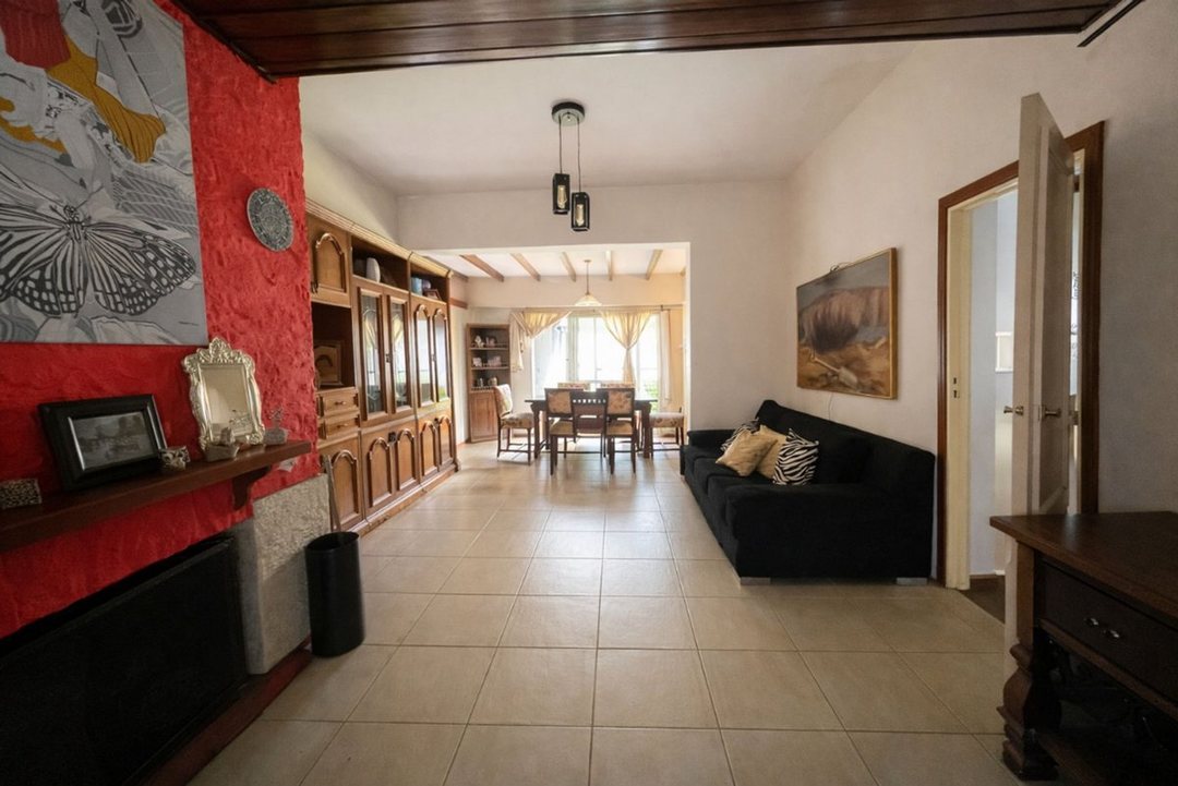 EXCELENTE CASA EN ADROGUE, 5 AMBIENTES