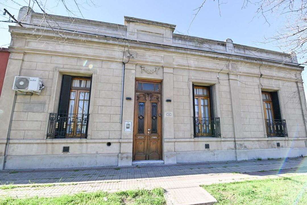 SE VENDE QUINTA EN EL MEDIO DE LA CIUDAD 960 m2