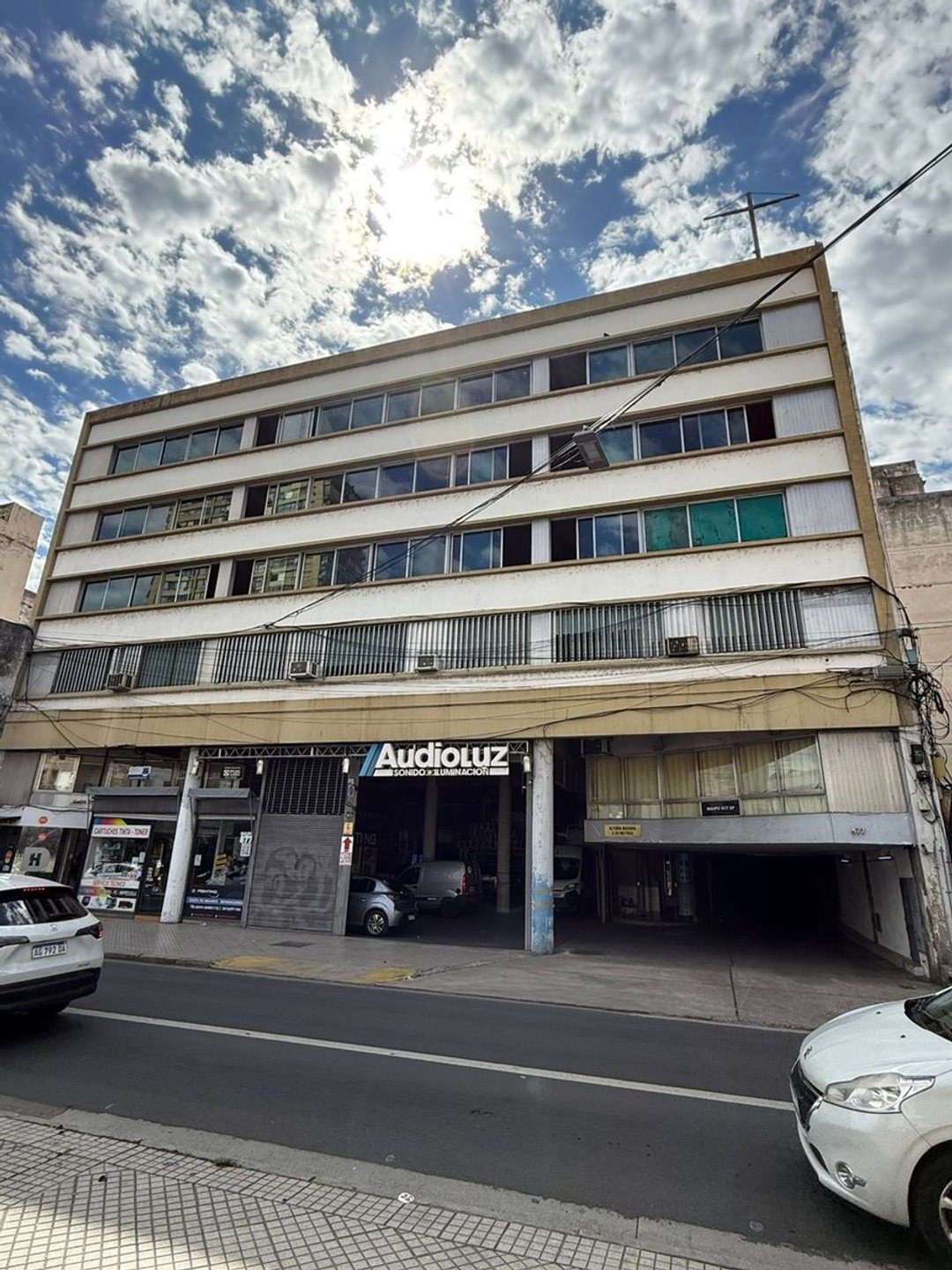 VENTA COCHERA  ZONA CENTRO