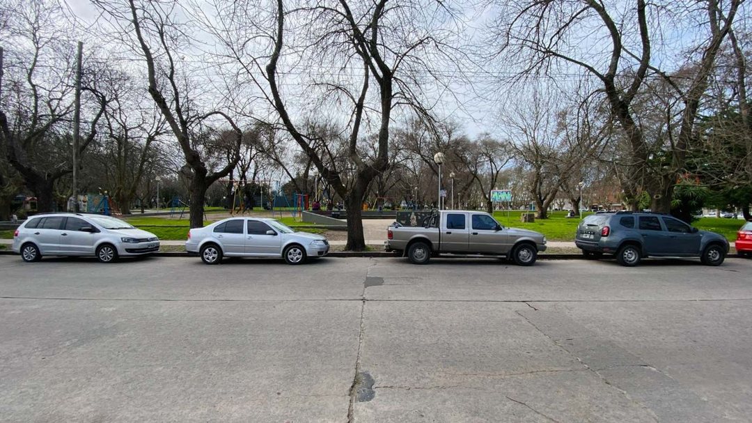 VENTA CASA GRANDE FRENTE A PLAZA PERALTA RAMOS