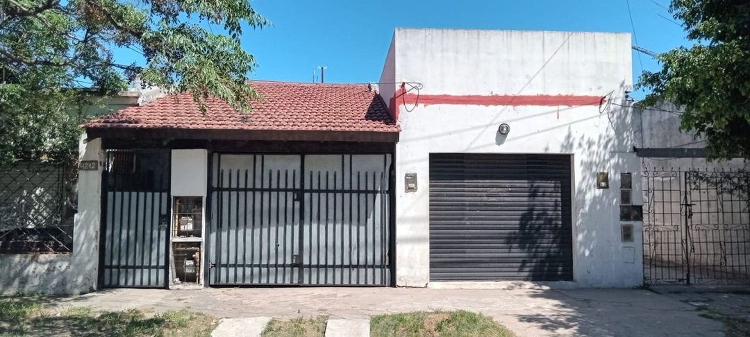 VENTA PH EN BLOCK GARAGE Y LOCAL EN LANUS