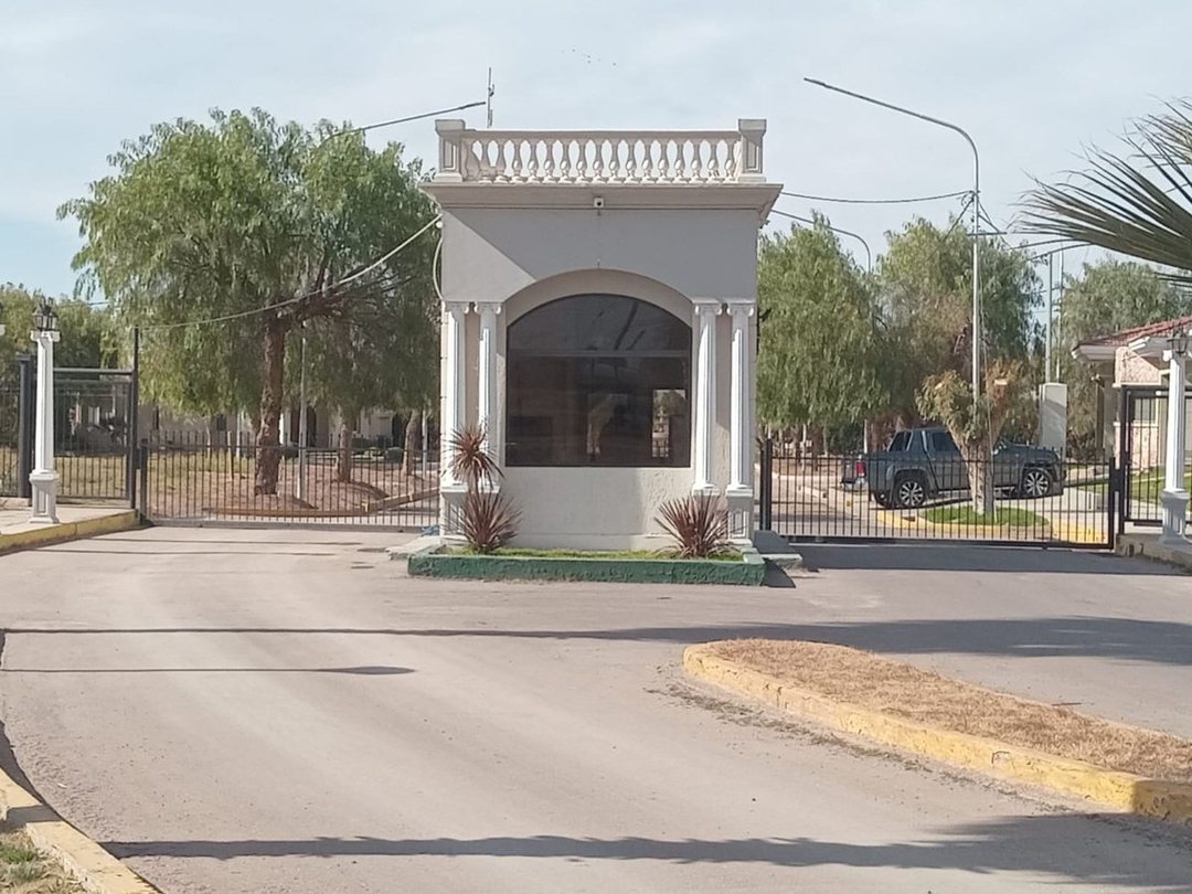 VENTA DE LOTE EN B° LA FONTANA C. SEGOVIA GLLEN.