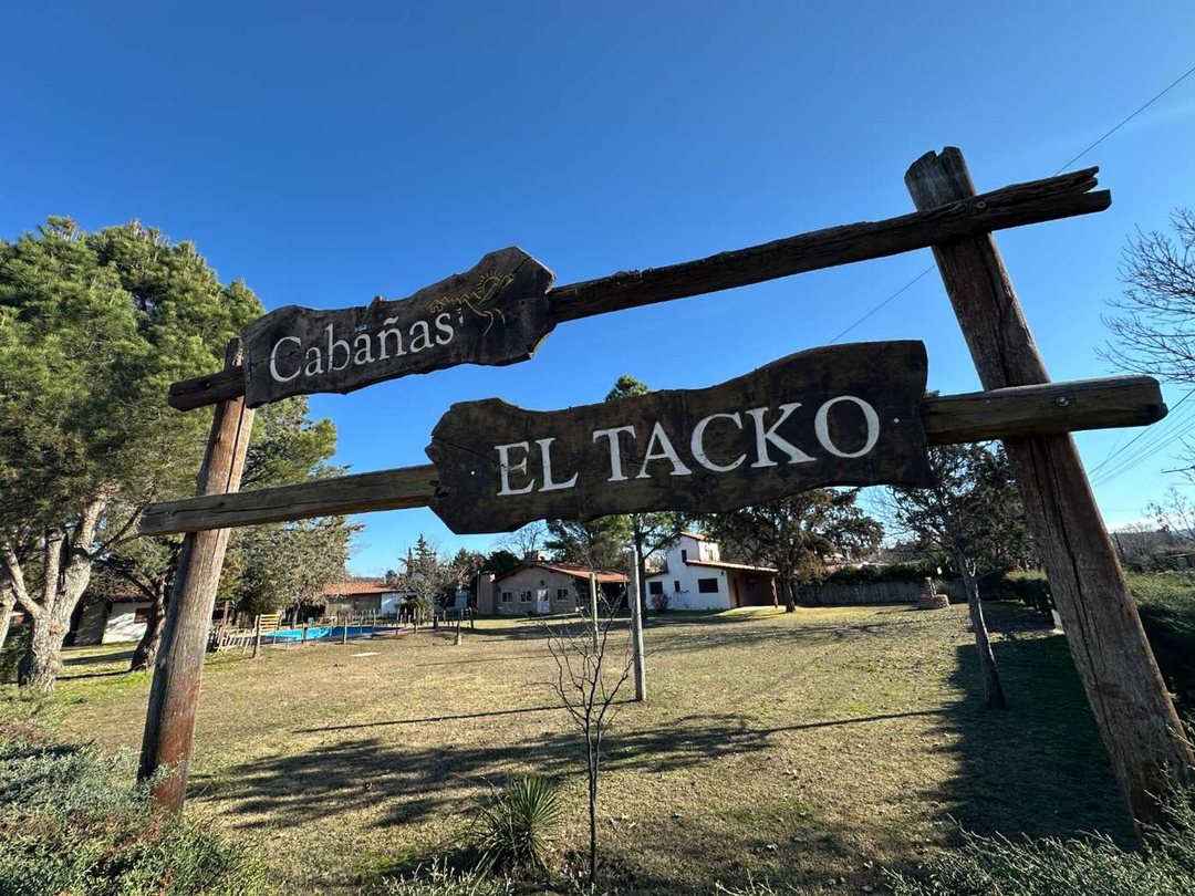 VENTA COMPLEJO 8 CABAÑAS NONO PILETA Y GRAN PARQUE
