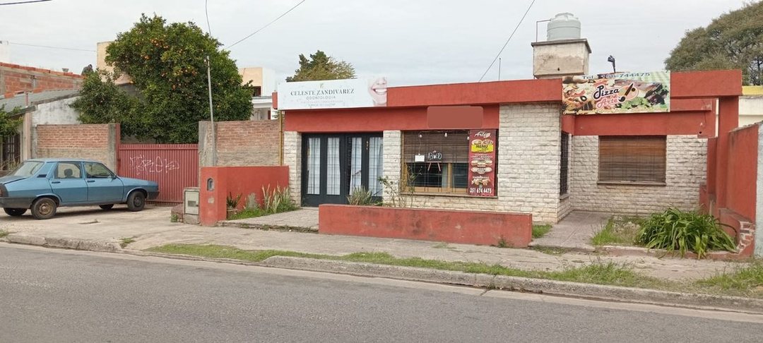 SE VENDE GRAN TERRENO CON CASA A REFACCIONAR