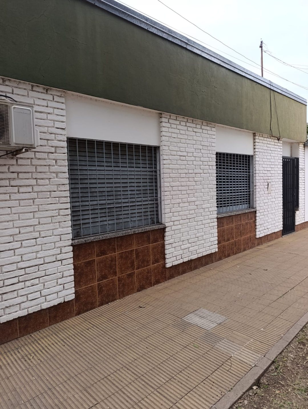 SE VENDE CASA-LOCAL COMERCIAL , SANTO TOME .