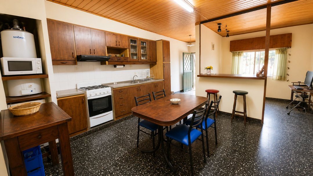CASA 3 AMB, COCHERA, LAVADERO, PATIO, FONDO LIBRE
