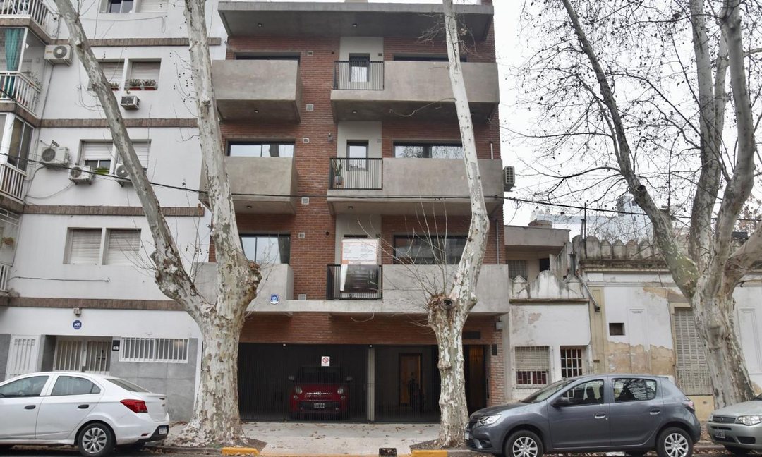 VENTA MONOAMBIENTE CON PATIO ECHESORTU