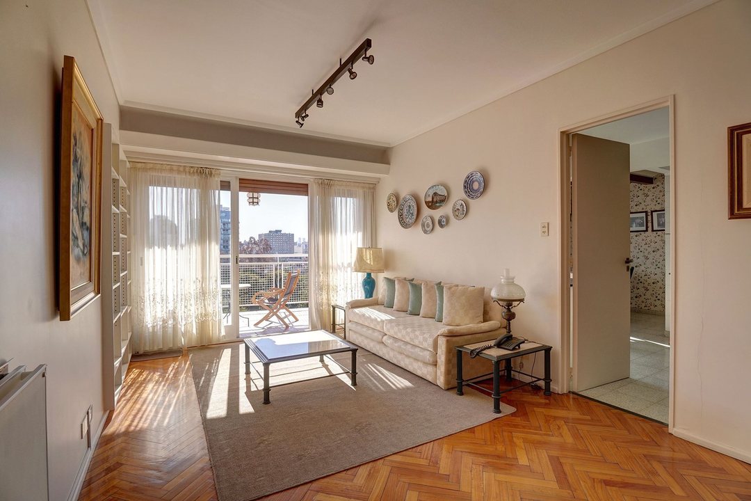 Venta 4 ambientes balcon frente Parque Rivadavia