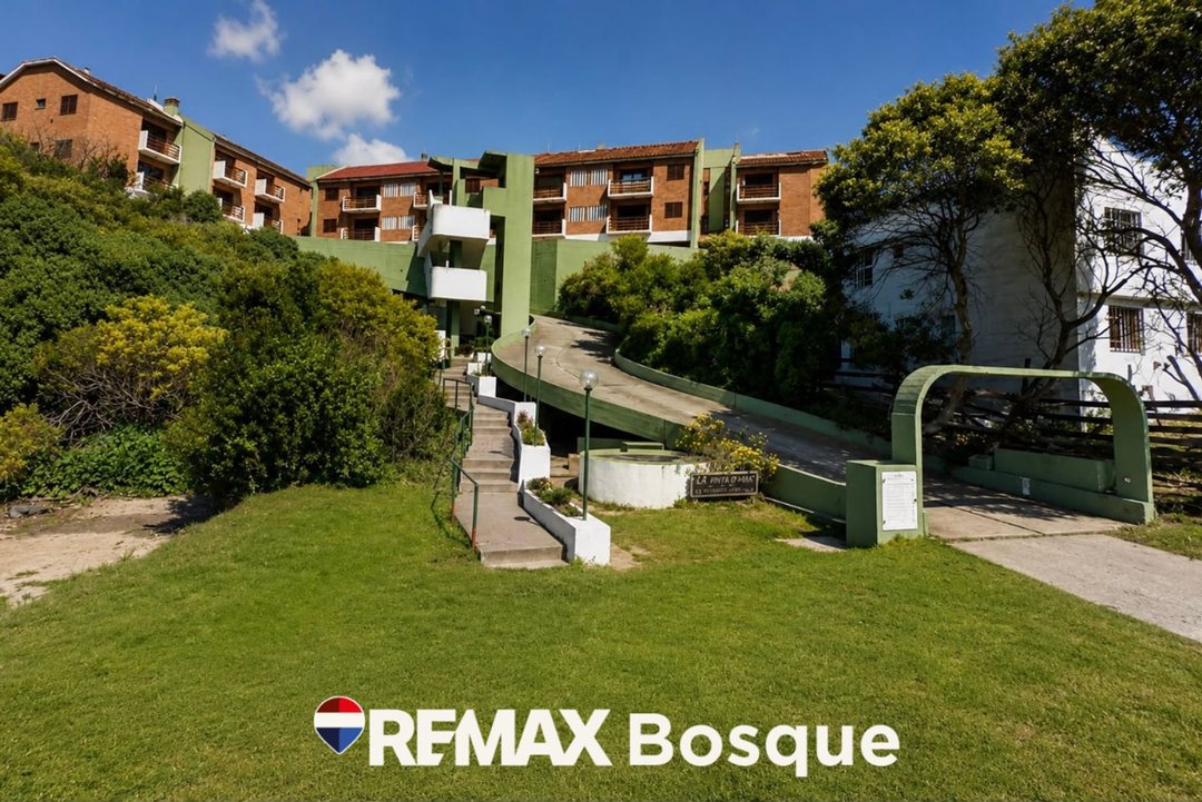 Venta Departamento Pinamar vista lateral al mar