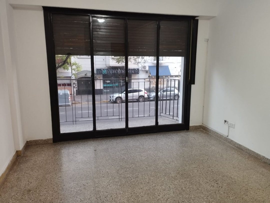 ALQUILER DEPARTAMENTO 3 AMBIENTES CON PATIO