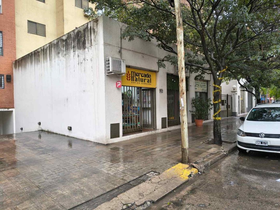 LOCAL COMERCIAL CON PATIO COFICO 42MTS