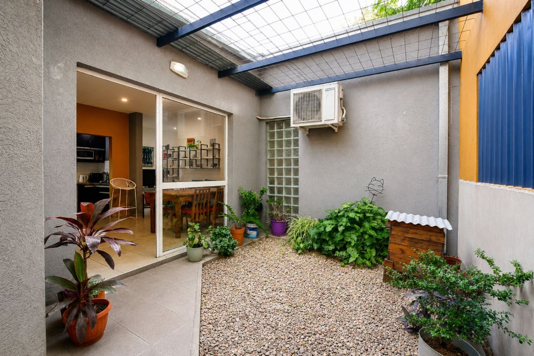 VENTA CASA DE DOS DORMITORIOS, CON LOCAL COMERCIAL