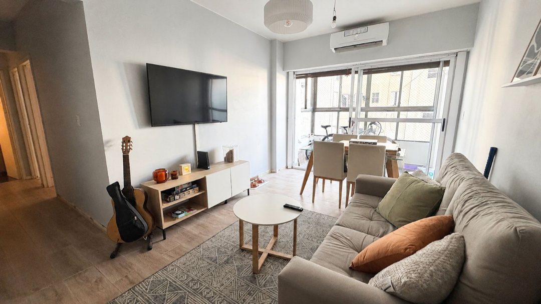 3 AMBIENTE REFACCIONADO A NUEVO - BALCON Y LUZ