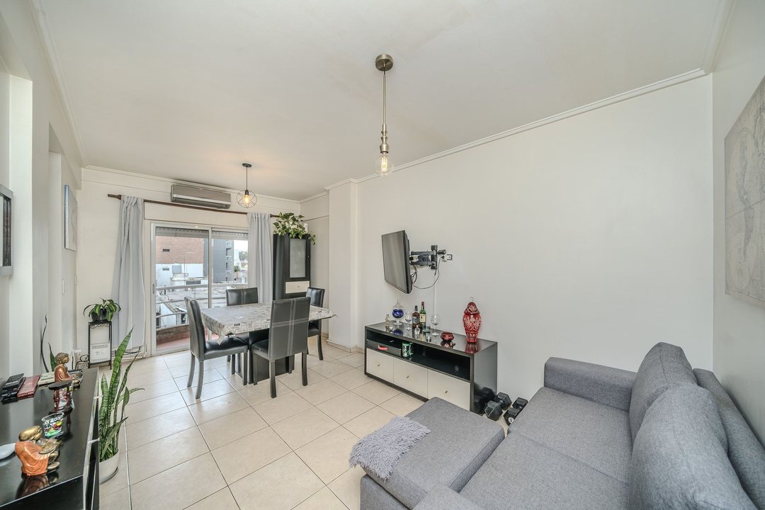 VENTA DEPTO 2 AMB IMPECABLE - A.CREDITO - PERMUTA