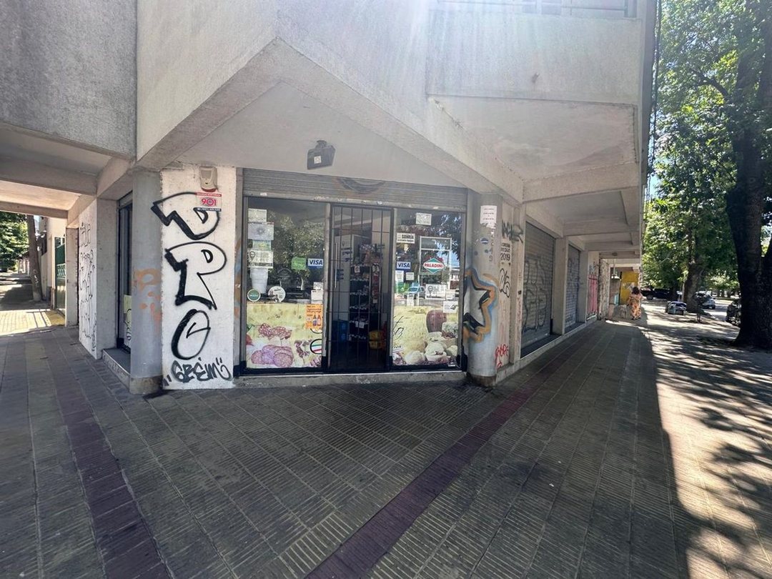 LOCAL EN VENTA LA PLATA