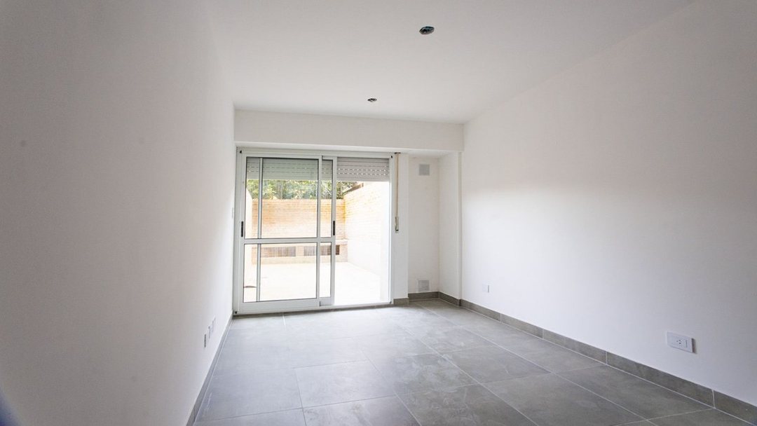 VENTA DEPTO MONOAMBIENTE CON PATIO