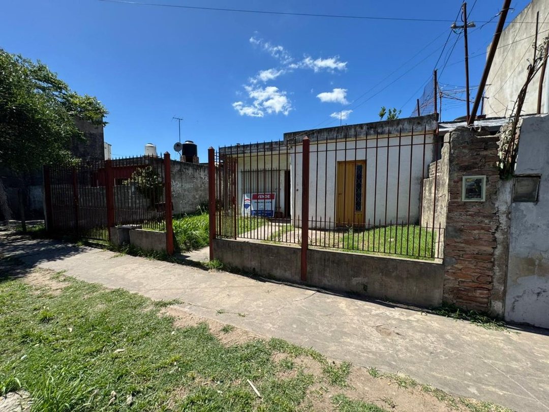 VENTA CASA 3 AMB - APTO CREDITO