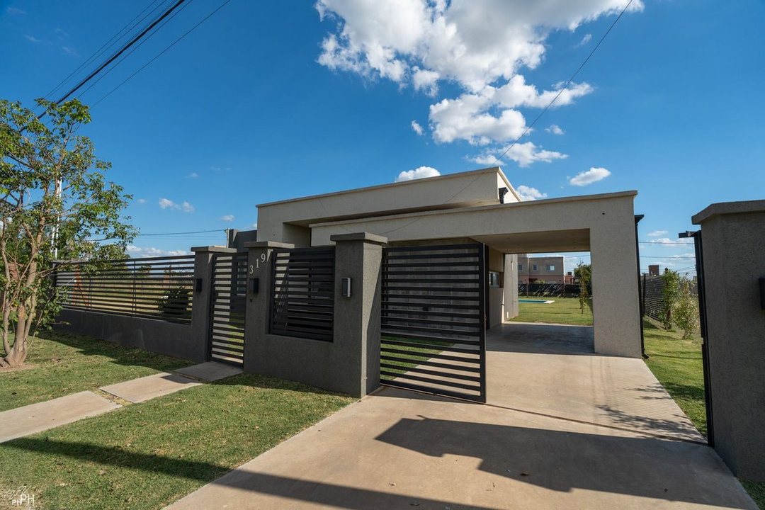 VENTA CASA EN ROLDAN BARRIO EL MOLINO