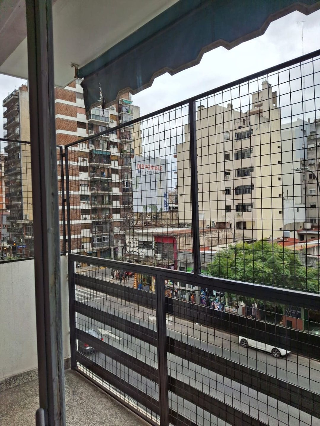 ¡Monoambiente al frente balcón impecable!