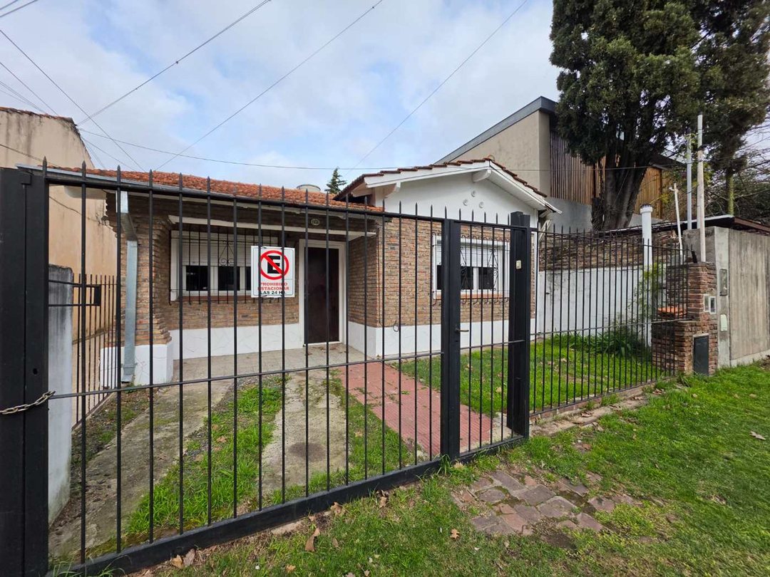 ALQUILER CASA 3AMB-SAN ISIDRO-JARDIN-QUINCHO-GARAG