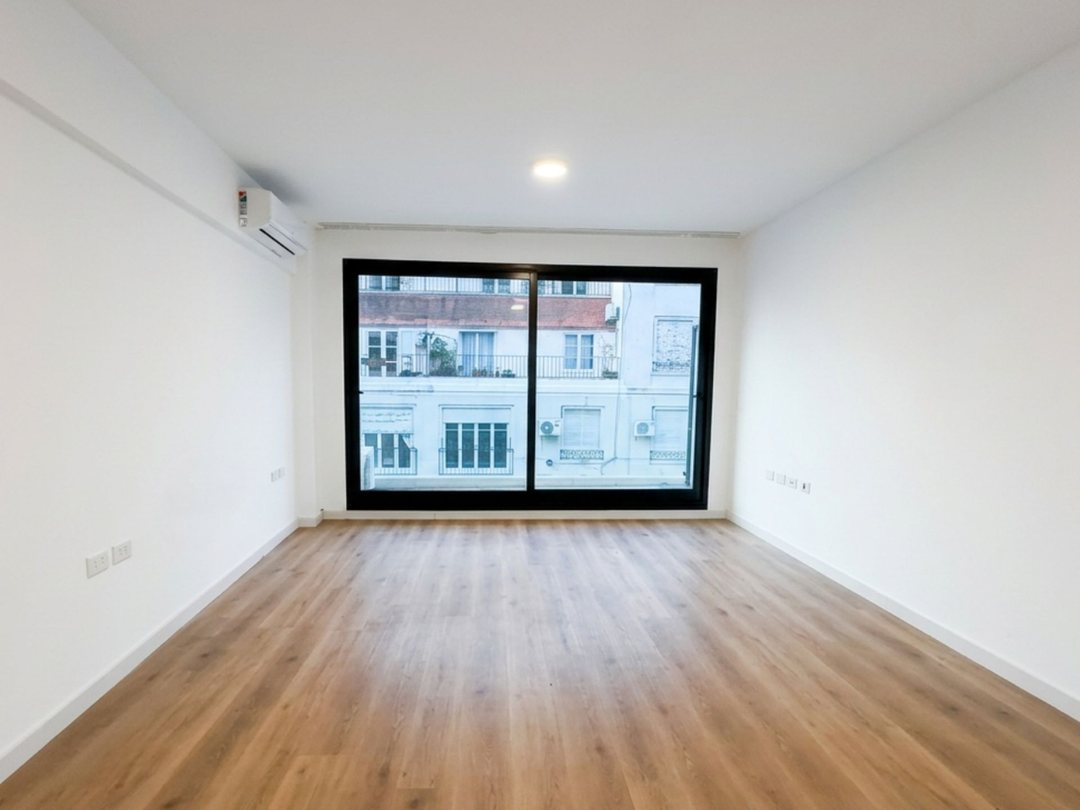 VENTA MONOAMBIENTE CON BALCÓN EN RECOLETA