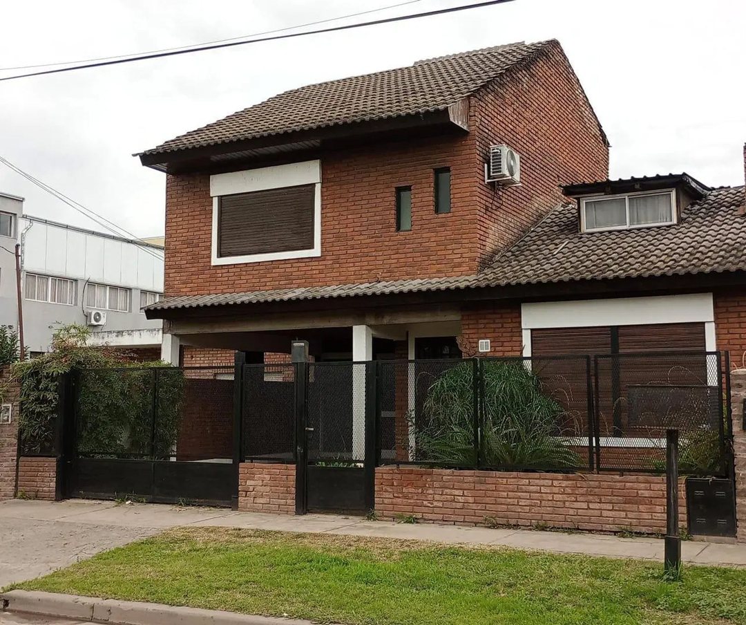 VTA CASA 5 AMB I. Maschwitz-Altillo-Cochera-Jardin