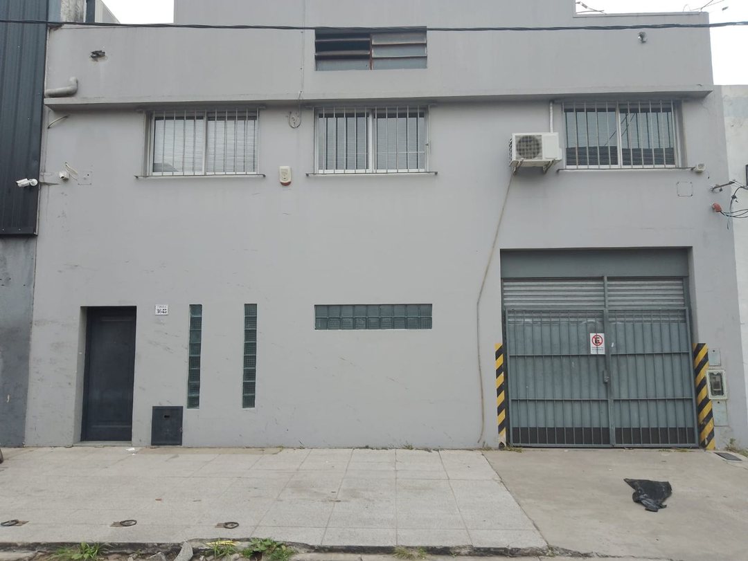 Alquiler Galpon zona oeste exelente acceso