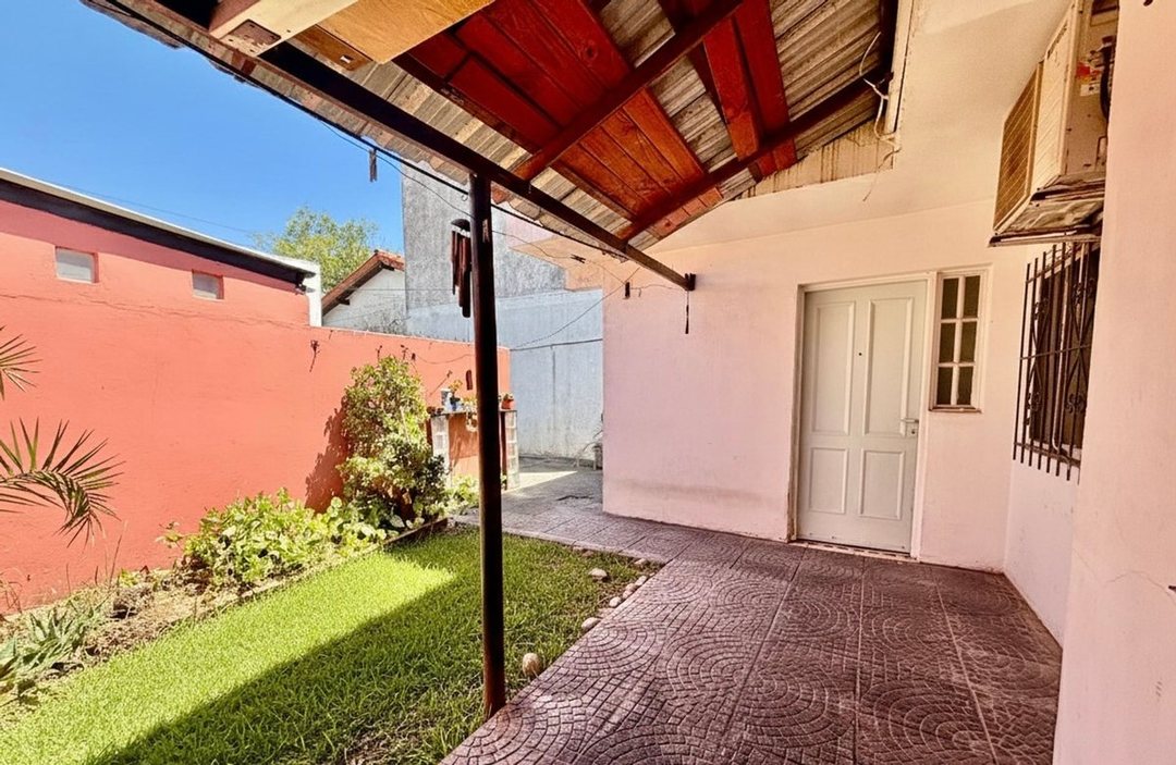 Venta de PH en Castelar con Cochera y Jardin