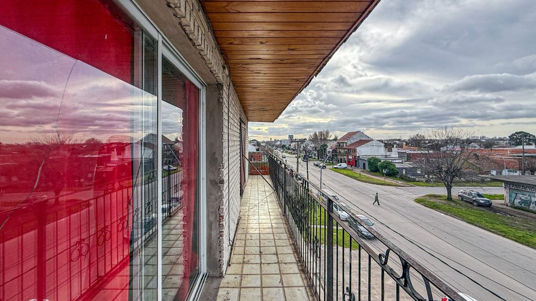 VENTA DEPTO 4 AMB CON BALCON  ZONA SUR