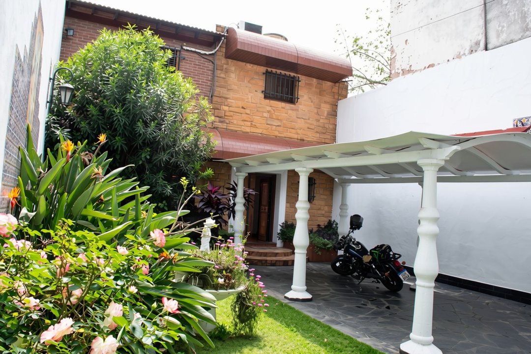 Casa 5 Ambientes en Venta Constitucion
