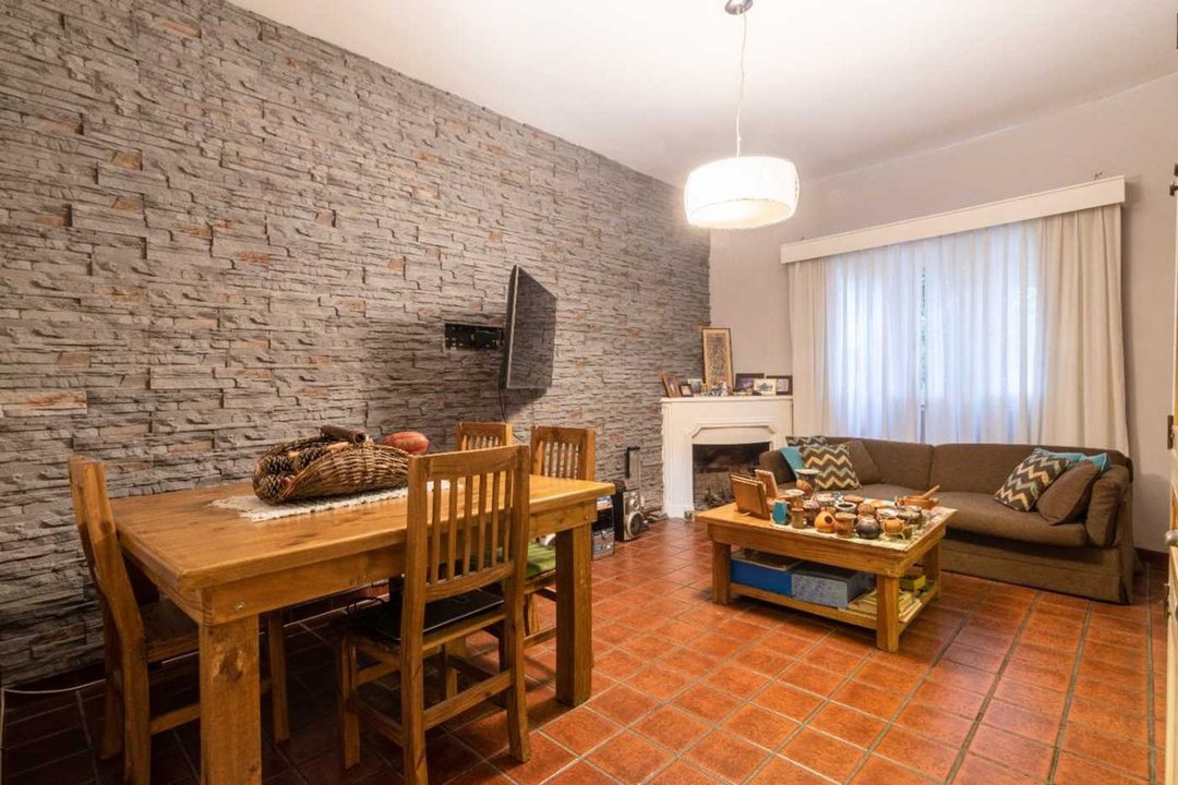 VENTA CASA 5 AMBIENTES VILLA ADELINA