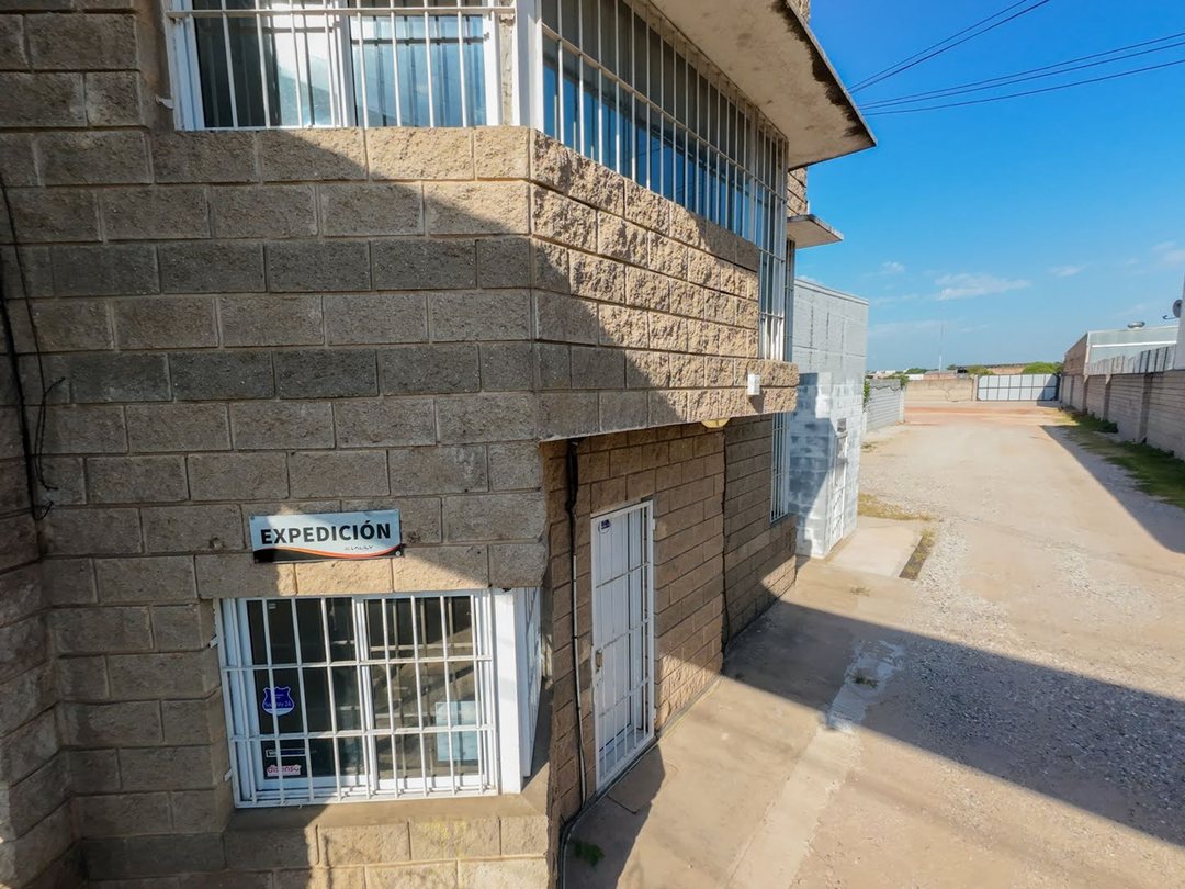 LOCAL COMERCIAL+GALPON EN VENTA AV FACUNDO ZUVIRÍA