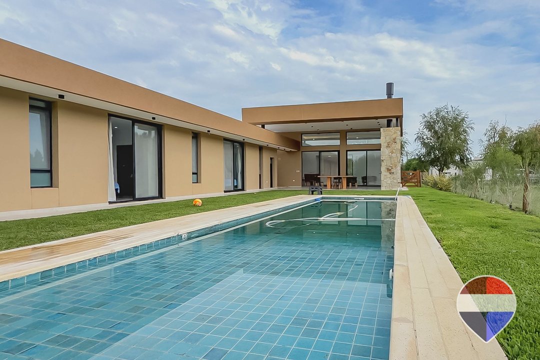 Casa en Alquiler en Haras del Sur II