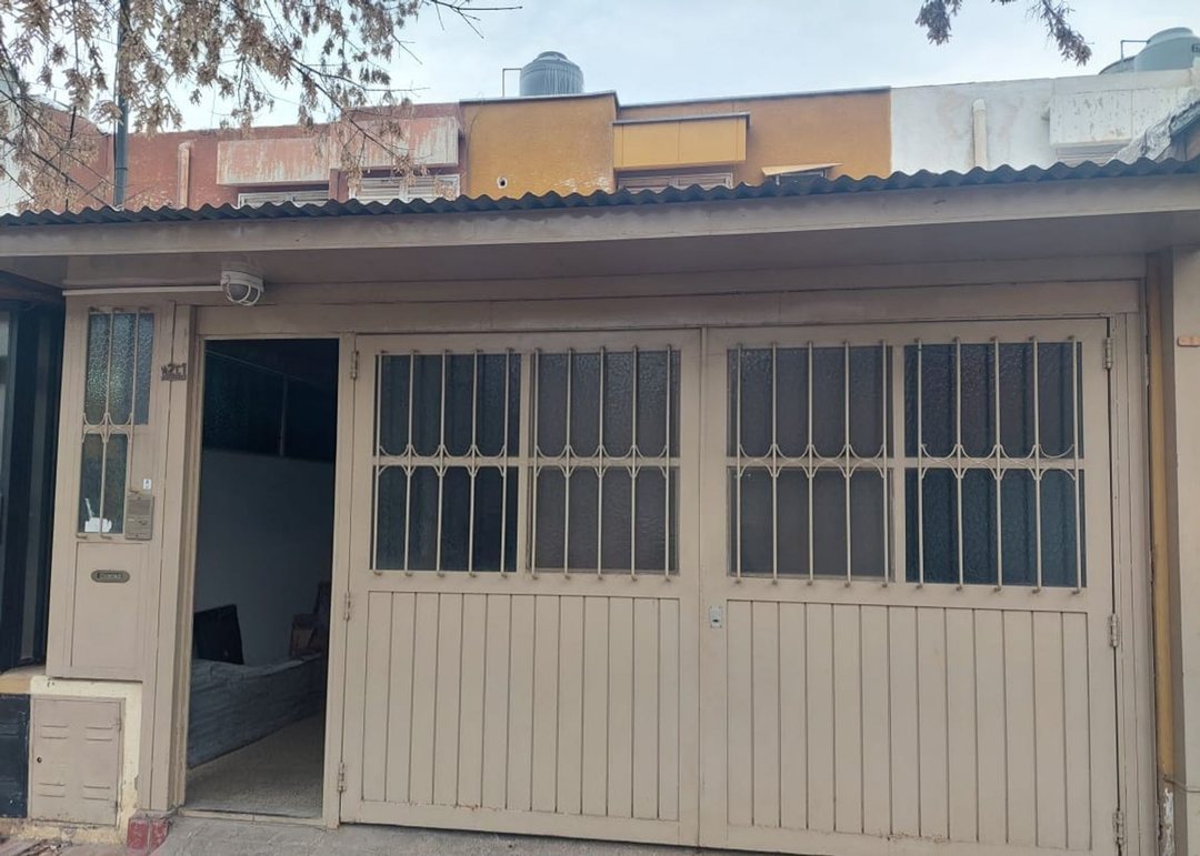 VENTA CASA DUPLEX BARRIO CEC BERMEJO GLLEN