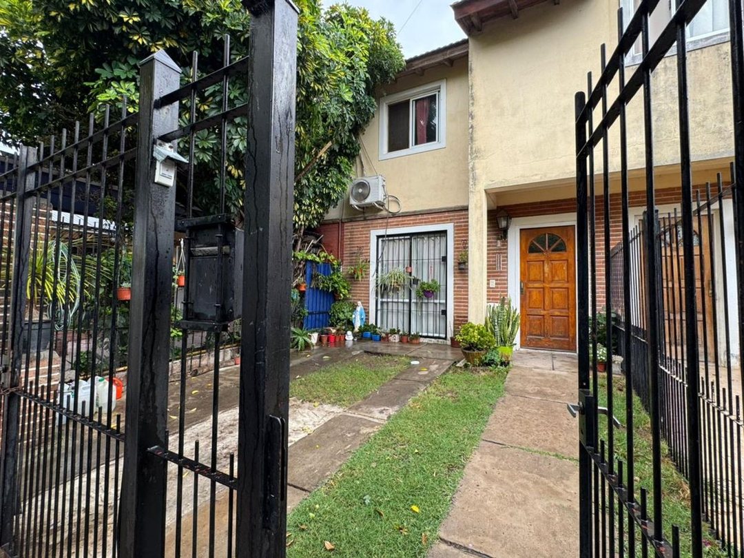 VENTA CASA DUPLEX 4 AMBIENTES, GRAND BOURG COCHERA