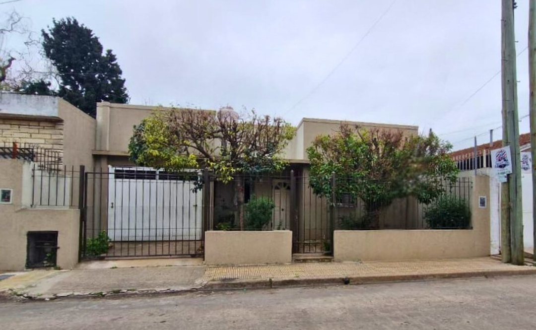 VENTA CASA 5 AMBIANTES MORON APTO CREDITO
